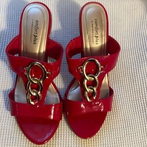 2” block heel sandal. Comfort plus by Predictions.